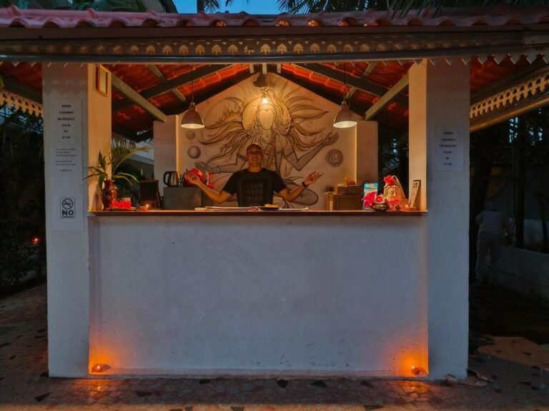 505543290 Mahamukti Yoga School